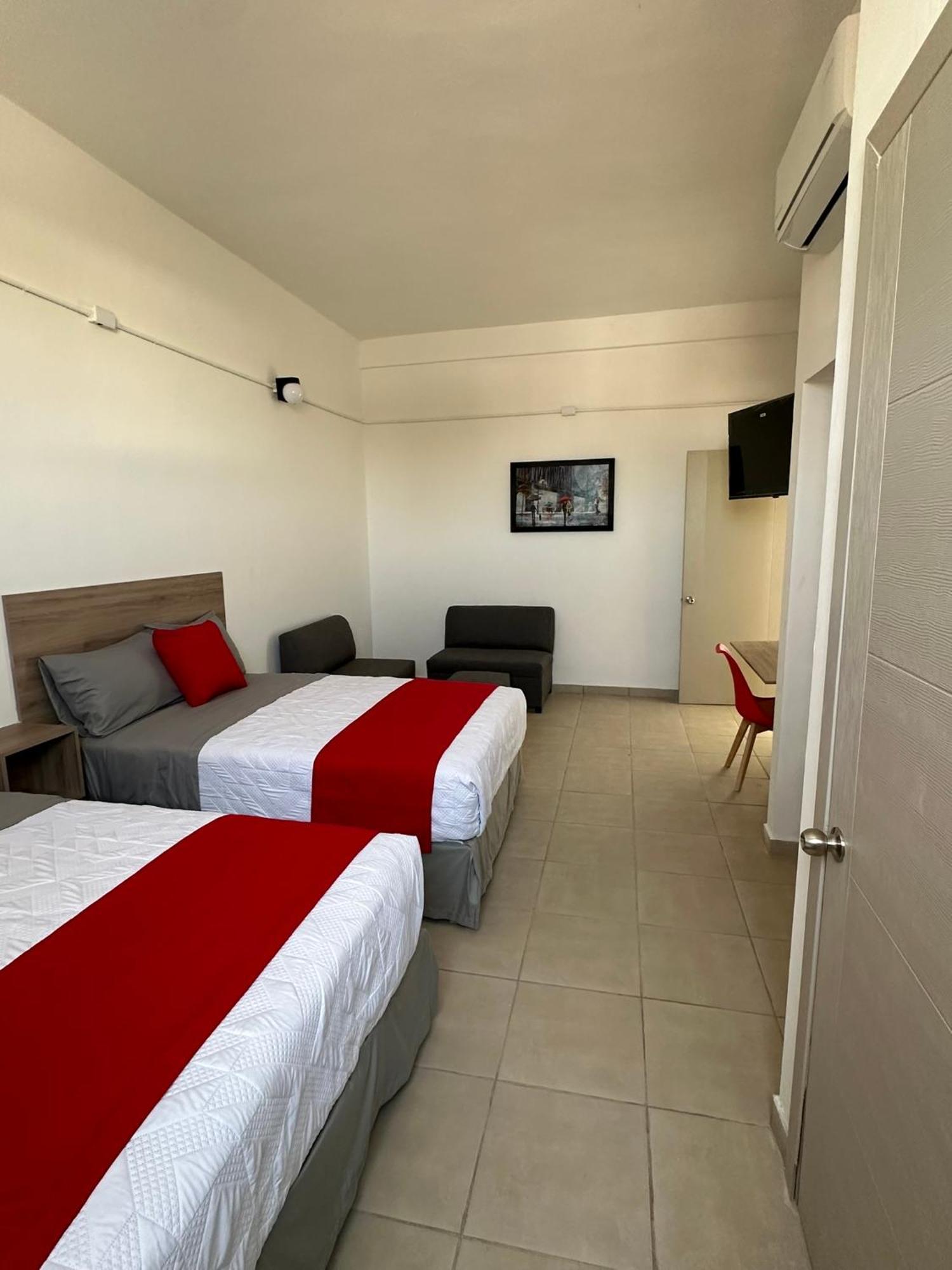 Hotel Plaza Centenario Juan Aldama Exteriör bild